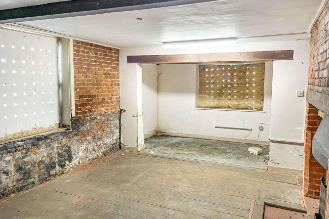 The Post Office Stores, Farnham, Suffolk, IP17 1JZ 6