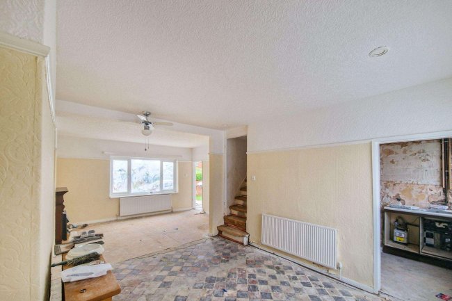 7 Scarborough Crescent Rotherham, S66 7HL 10