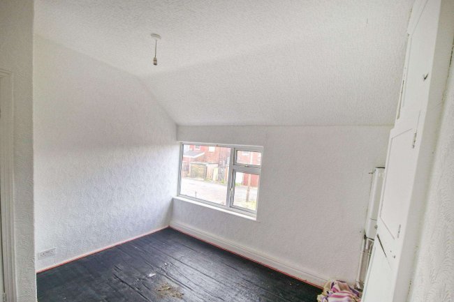 7 Scarborough Crescent Rotherham, S66 7HL 10