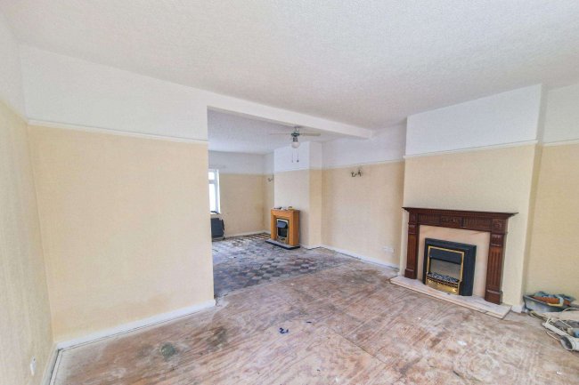 7 Scarborough Crescent Rotherham, S66 7HL 10