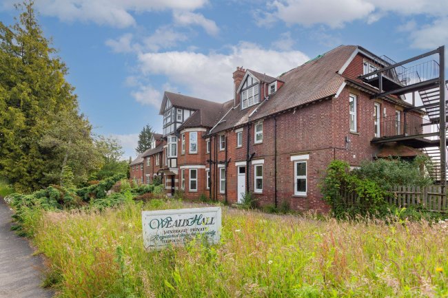 Weald Hall. Mayfield Lane, Wadhurst, East Sussex, TN5 6HX & Land to the rear of Weald Hall, Mayfield Lane, Wadhurst, East Sussex, TN5 6HX 5