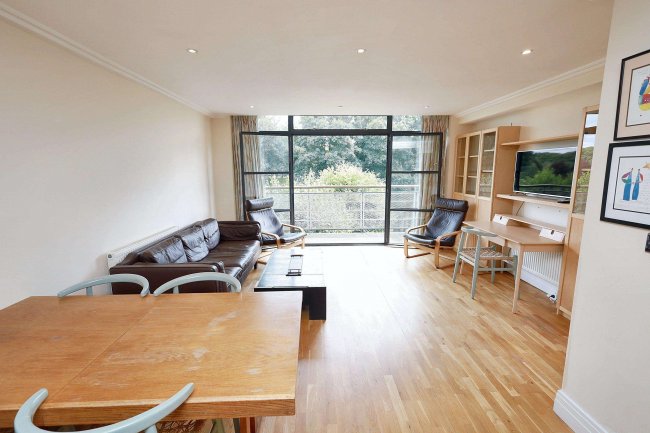 Apt 12, 1 Point Wharf Lane, Brentford, TW8 0DD 9