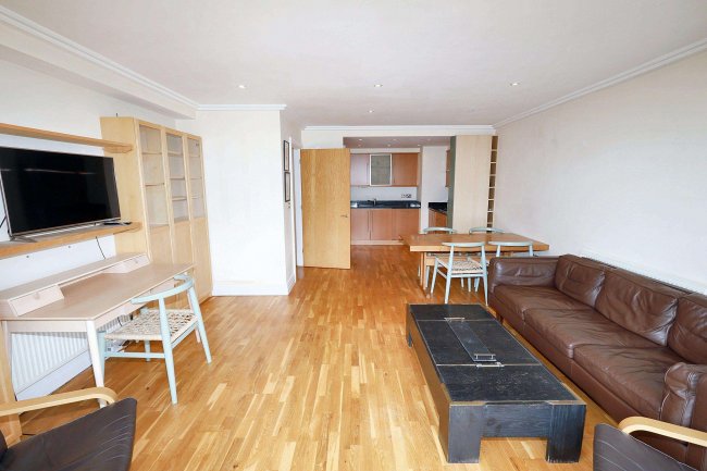 Apt 12, 1 Point Wharf Lane, Brentford, TW8 0DD 9