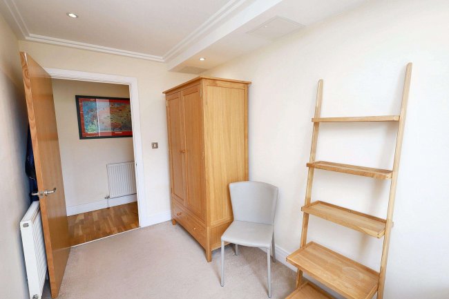 Apt 12, 1 Point Wharf Lane, Brentford, TW8 0DD 9