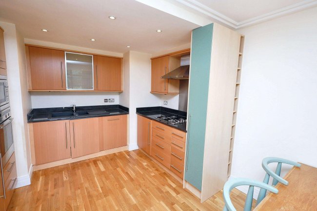 Apt 12, 1 Point Wharf Lane, Brentford, TW8 0DD 9