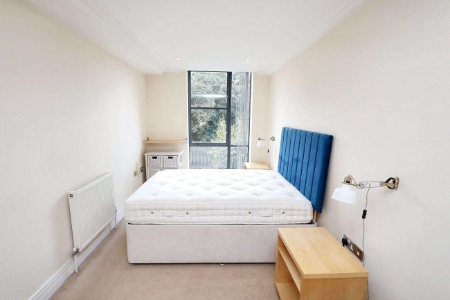 Apt 12, 1 Point Wharf Lane, Brentford, TW8 0DD 9