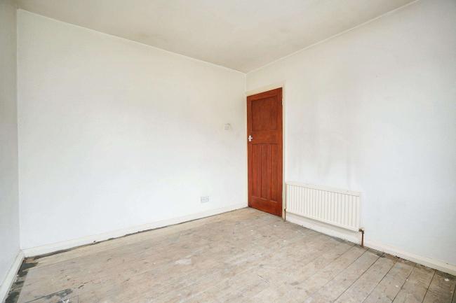 4 St. Johns Crescent, Hucknall, Nottingham, NG15 7PW 6