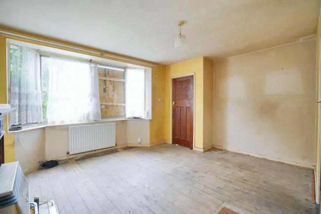 4 St. Johns Crescent, Hucknall, Nottingham, NG15 7PW 6