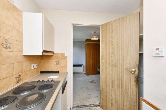 10 Knights Road, Braintree CM7 3YT 6