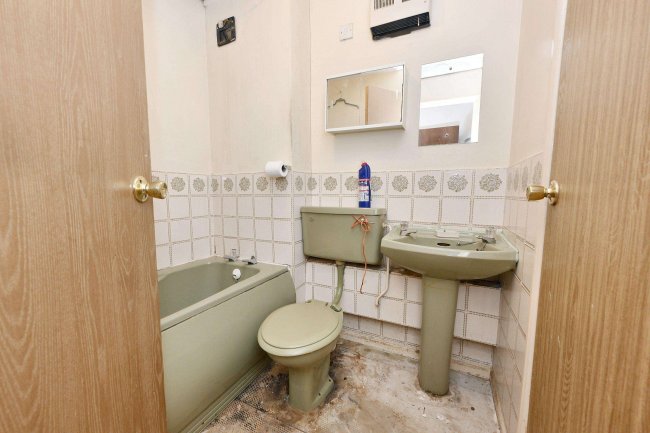 10 Knights Road, Braintree CM7 3YT 6