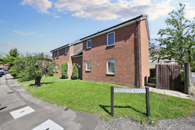 10 Knights Road, Braintree CM7 3YT 6