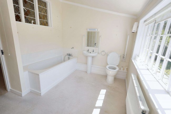 Mill Farm, Mill Lane, Weston Turville, Buckinghamshire, HP22 5RG 8