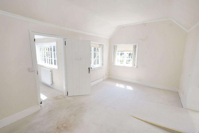 Mill Farm, Mill Lane, Weston Turville, Buckinghamshire, HP22 5RG 8