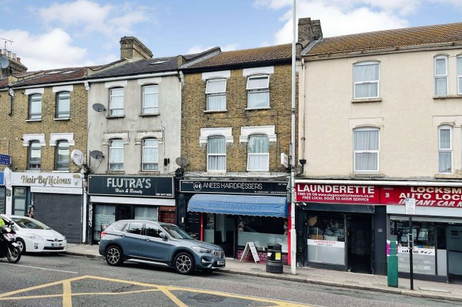 37 Green Lane, Ilford, Essex, IG1 1XG 4