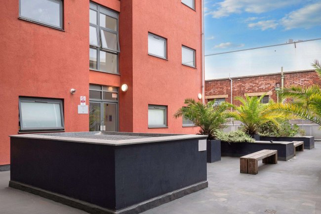 Flat 5, Opus Studios, 214 Plaistow Road, London E13 0AQ 10