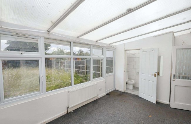 28 Overton Drive, Romford, Essex, RM6 4EH 4