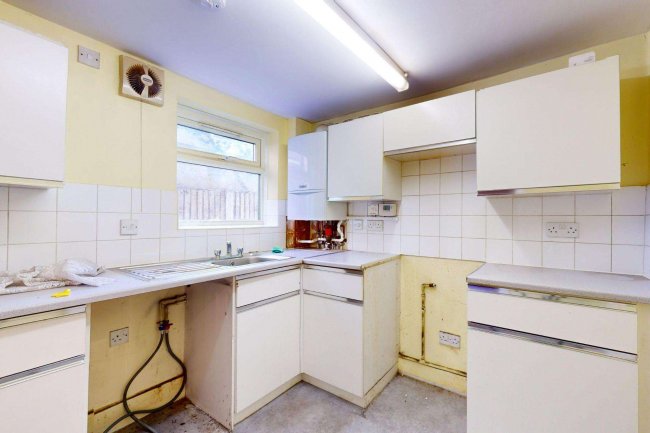 76 Kempton Road, East Ham, London, E6 2LB 3