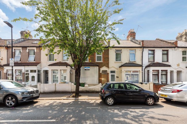 76 Kempton Road, East Ham, London, E6 2LB 3