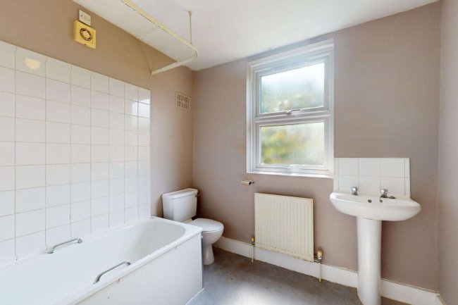 76 Kempton Road, East Ham, London, E6 2LB 3