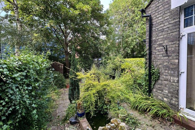 Ground Floor Flat, 47 Friends Road, Croydon,  Surrey, CR0 1ED 9