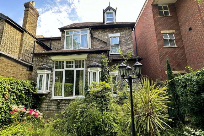 Ground Floor Flat, 47 Friends Road, Croydon,  Surrey, CR0 1ED 9