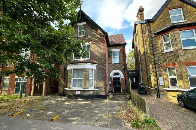 Ground Floor Flat, 47 Friends Road, Croydon,  Surrey, CR0 1ED 9