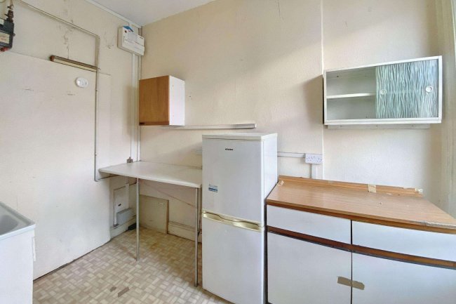 Second Floor Flat, 24 Finborough Road, London SW10 9EQ 8