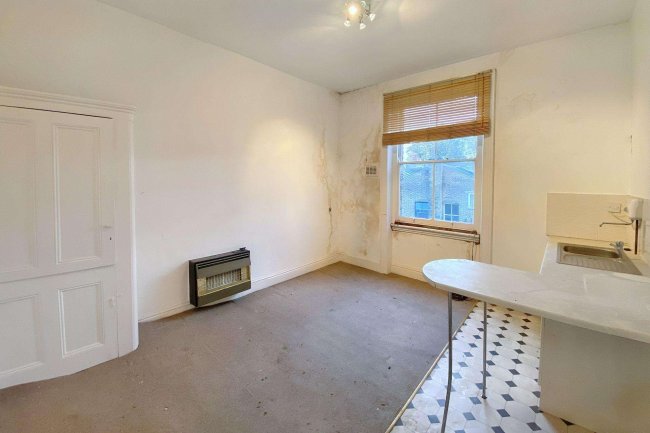 Second Floor Flat, 24 Finborough Road, London SW10 9EQ 8