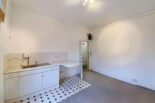 Second Floor Flat, 24 Finborough Road, London SW10 9EQ 8