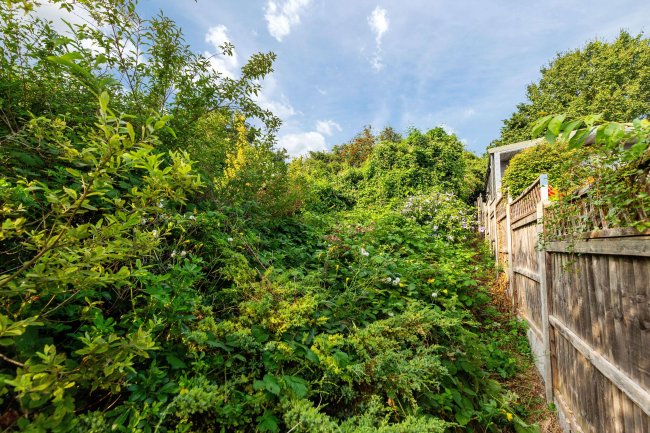 33 Coulton Avenue, Northfleet, Gravesend, Kent, DA11 8DZ 2