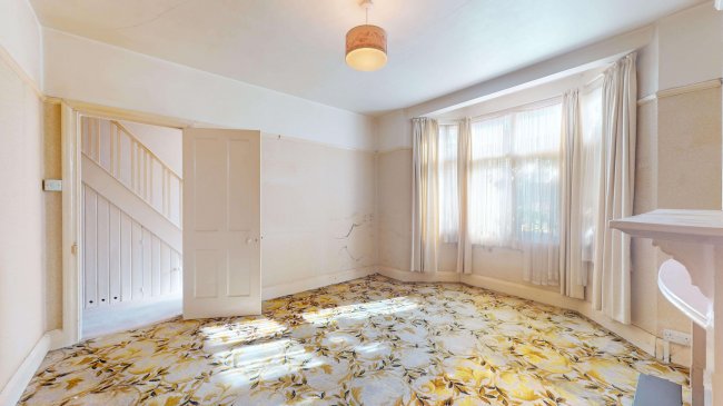 33 Coulton Avenue, Northfleet, Gravesend, Kent, DA11 8DZ 2