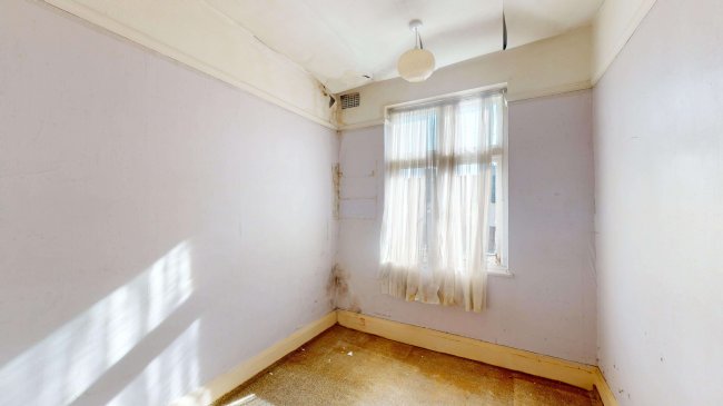 33 Coulton Avenue, Northfleet, Gravesend, Kent, DA11 8DZ 2