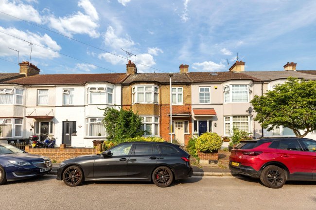 33 Coulton Avenue, Northfleet, Gravesend, Kent, DA11 8DZ 2