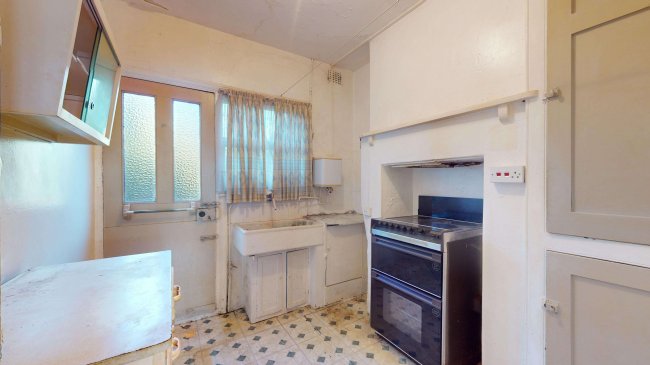 33 Coulton Avenue, Northfleet, Gravesend, Kent, DA11 8DZ 2