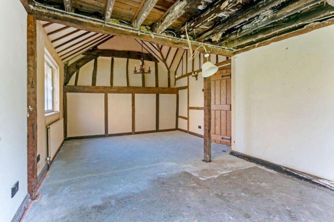 Bell Farmhouse, Wexham Park Lane, Wexham, Slough, Buckinghamshire, SL3 6LX 9