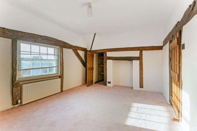 Bell Farmhouse, Wexham Park Lane, Wexham, Slough, Buckinghamshire, SL3 6LX 9