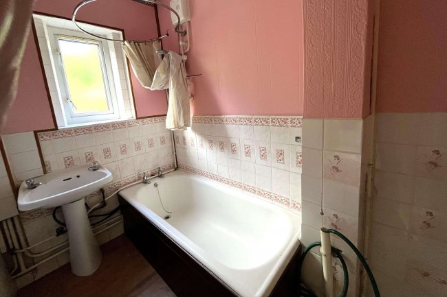 10 Gade Bank, Croxley Green, Rickmansworth, WD3 3GD 10