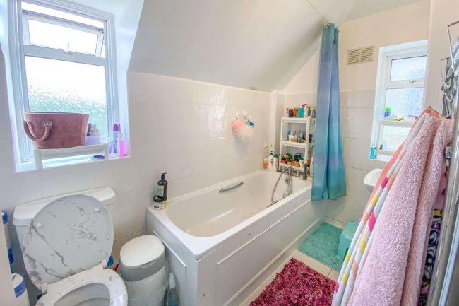 33 Beech Walk, Crayford, Dartford, Kent, DA1 4NP 3