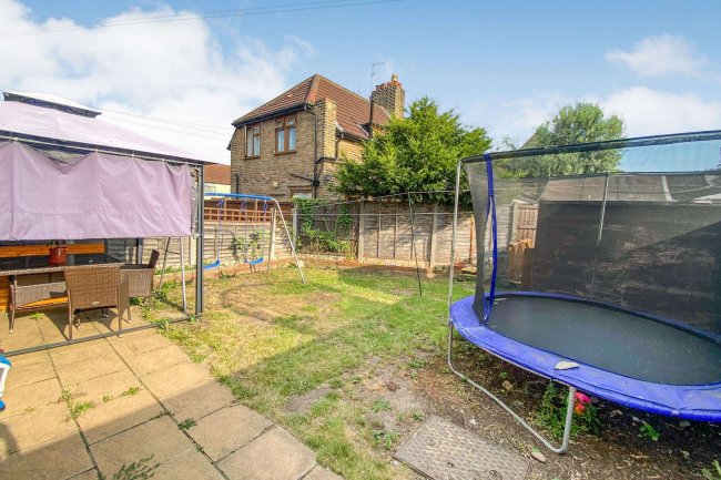 33 Beech Walk, Crayford, Dartford, Kent, DA1 4NP 3