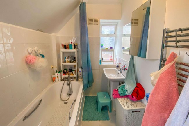 33 Beech Walk, Crayford, Dartford, Kent, DA1 4NP 3