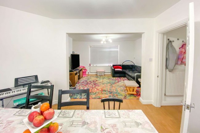 33 Beech Walk, Crayford, Dartford, Kent, DA1 4NP 3