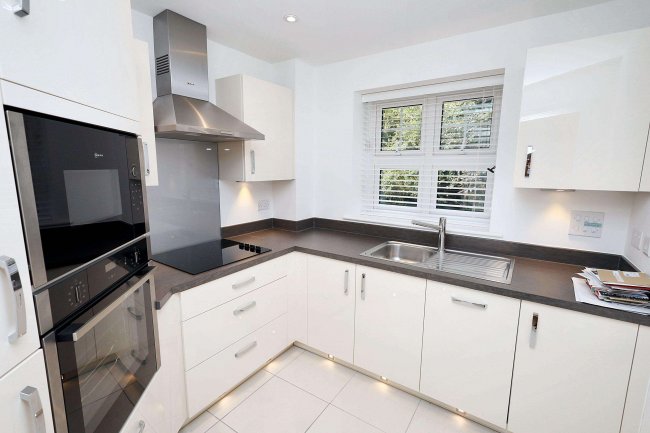 16 Rutherford House, Marple Lane, Chalfont St. Peter, Gerrard's Cross, SL9 9FU 4