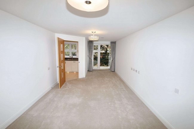 16 Rutherford House, Marple Lane, Chalfont St. Peter, Gerrard's Cross, SL9 9FU 4