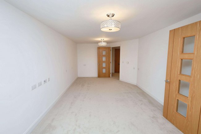 16 Rutherford House, Marple Lane, Chalfont St. Peter, Gerrard's Cross, SL9 9FU 4