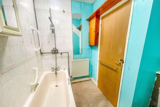 18 Cherry Orchard, Wotton-under-Edge, Gloucestershire, GL12 7HT 4