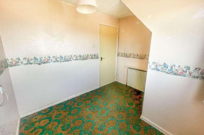 18 Cherry Orchard, Wotton-under-Edge, Gloucestershire, GL12 7HT 4