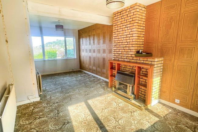 18 Cherry Orchard, Wotton-under-Edge, Gloucestershire, GL12 7HT 4