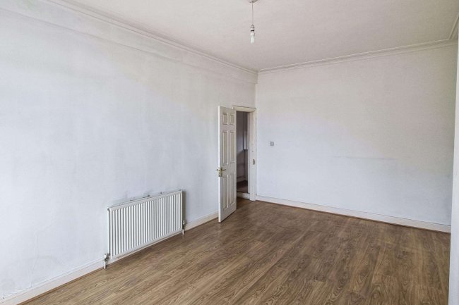 19A Chapeltown Pudsey, LS28 7RZ 8