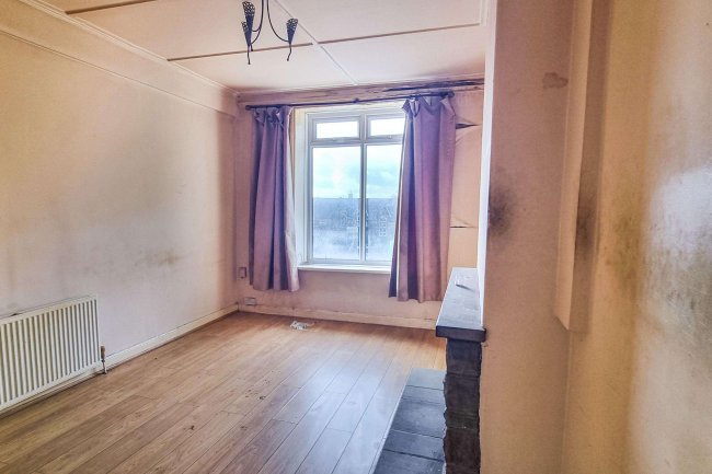 19A Chapeltown Pudsey, LS28 7RZ 8