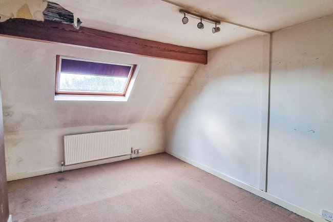 19A Chapeltown Pudsey, LS28 7RZ 8